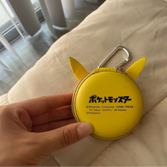 NEW pikachu pouch - Picture 3 of 7